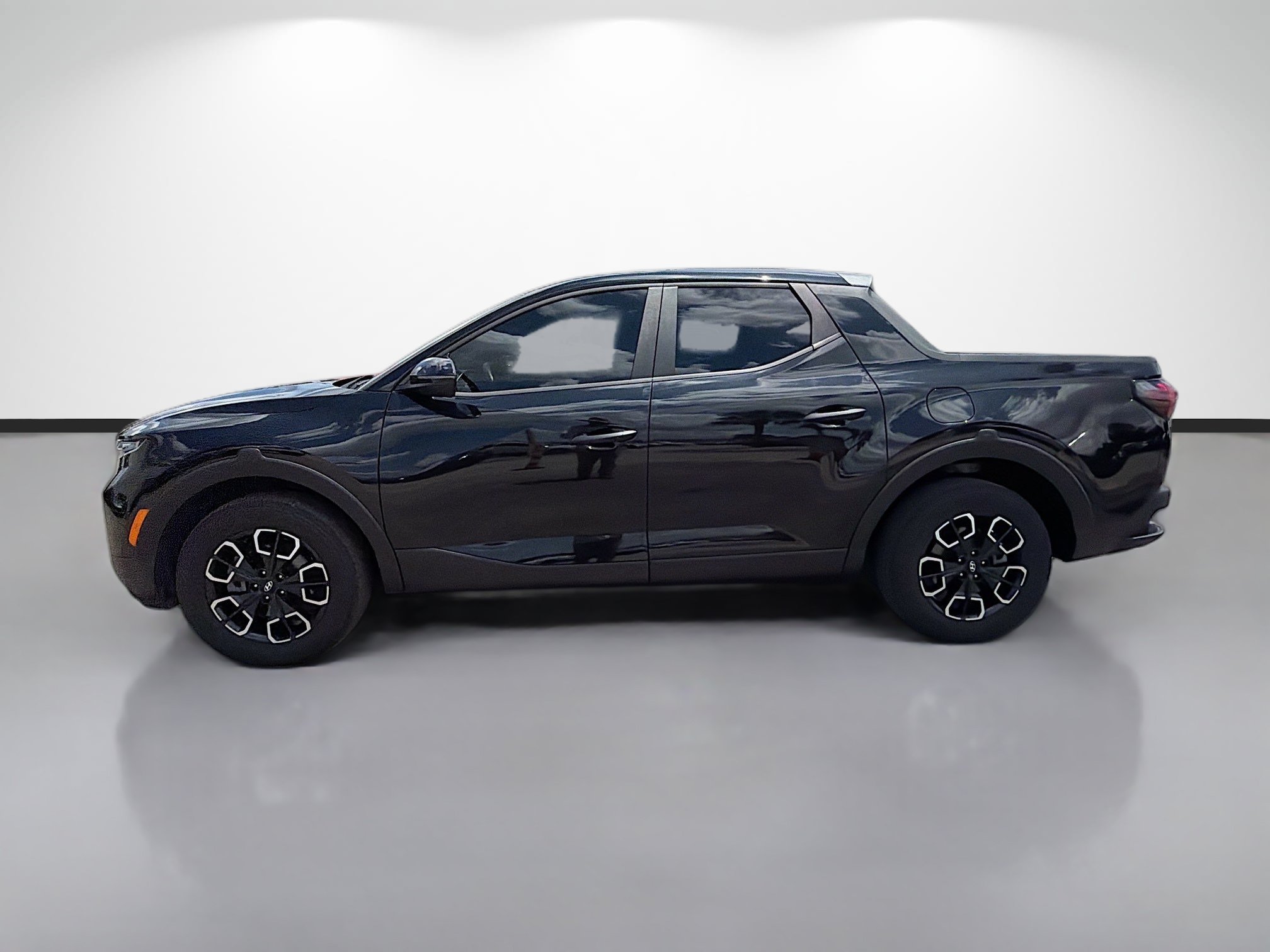 Used 2022 Hyundai Santa Cruz SEL FWD image 2