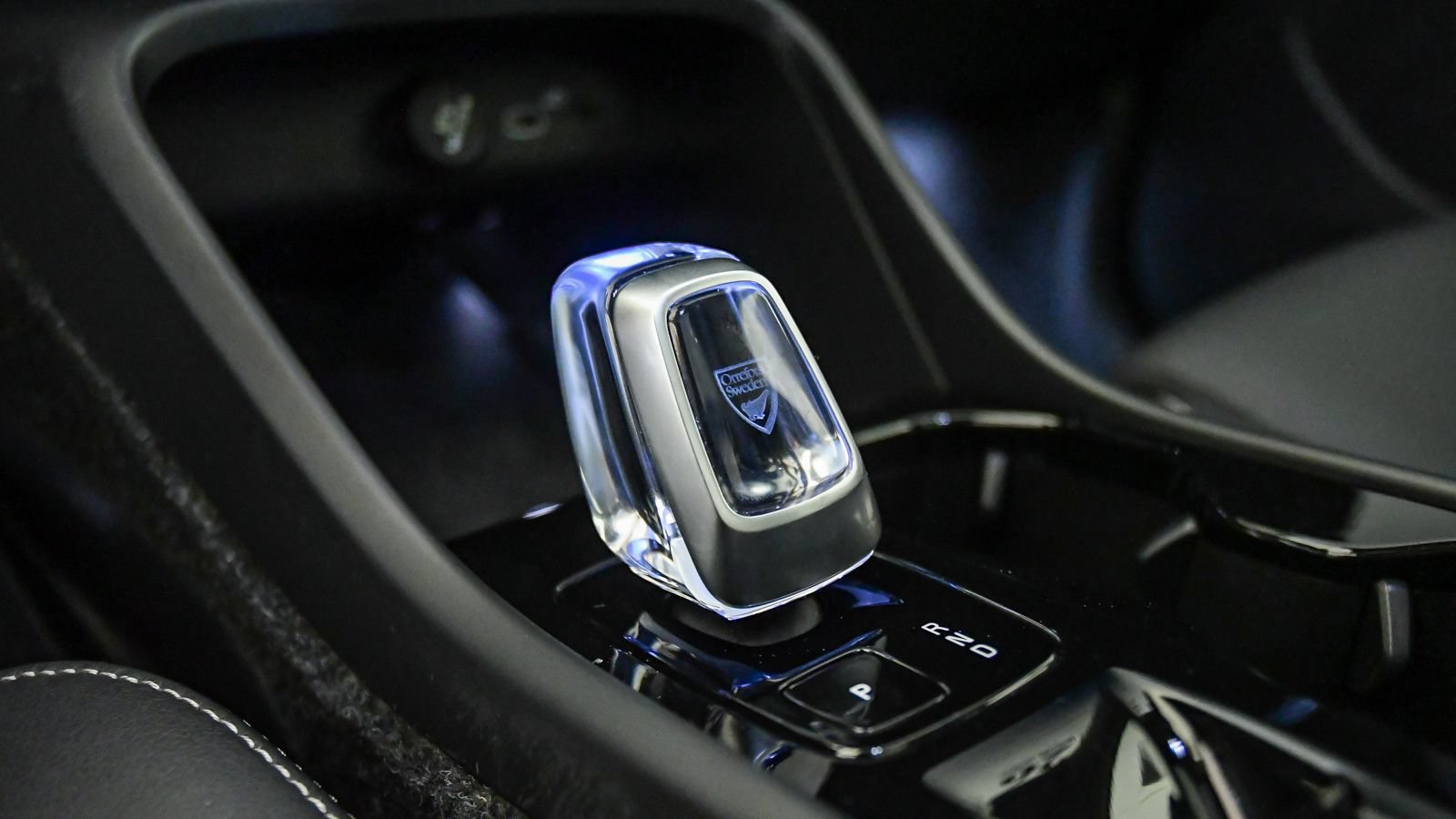 Certified 2026 Volvo XC40 B5 Plus AWD/4WD image 21