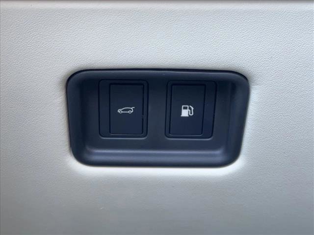 New 2025 Land Rover Range Rover SE image 27