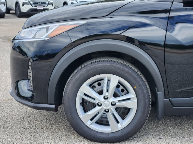 New 2025 Nissan Kicks Play S FWD image 5
