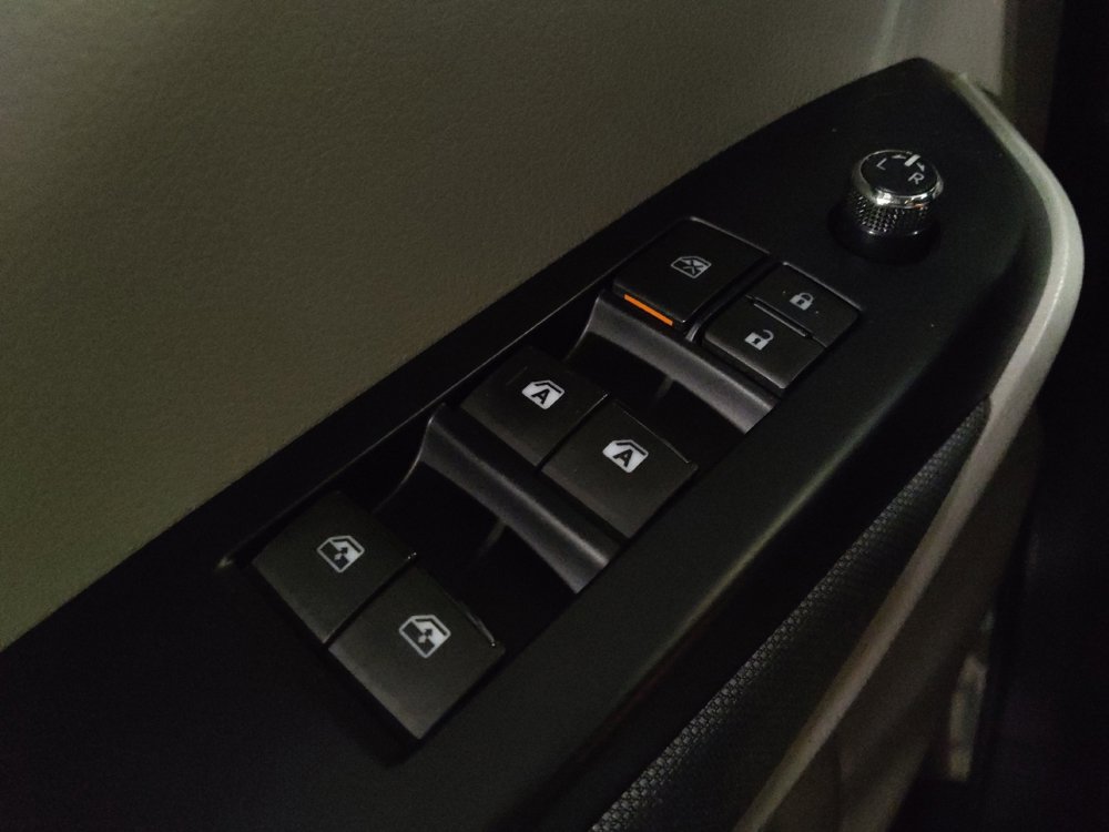 Used 2018 Toyota Highlander LE image 27