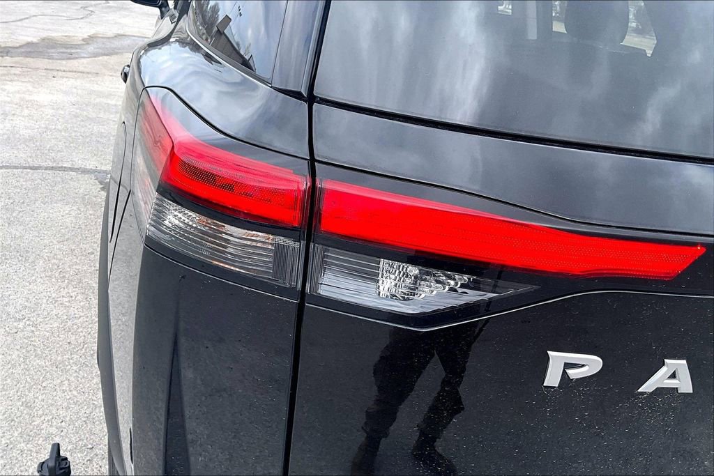 Used 2025 Nissan Pathfinder SL image 22