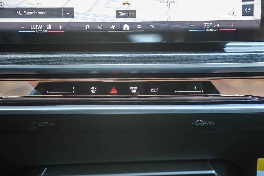 Used 2025 BMW i7 xDrive60 w/ Premium Package AWD/4WD image 10