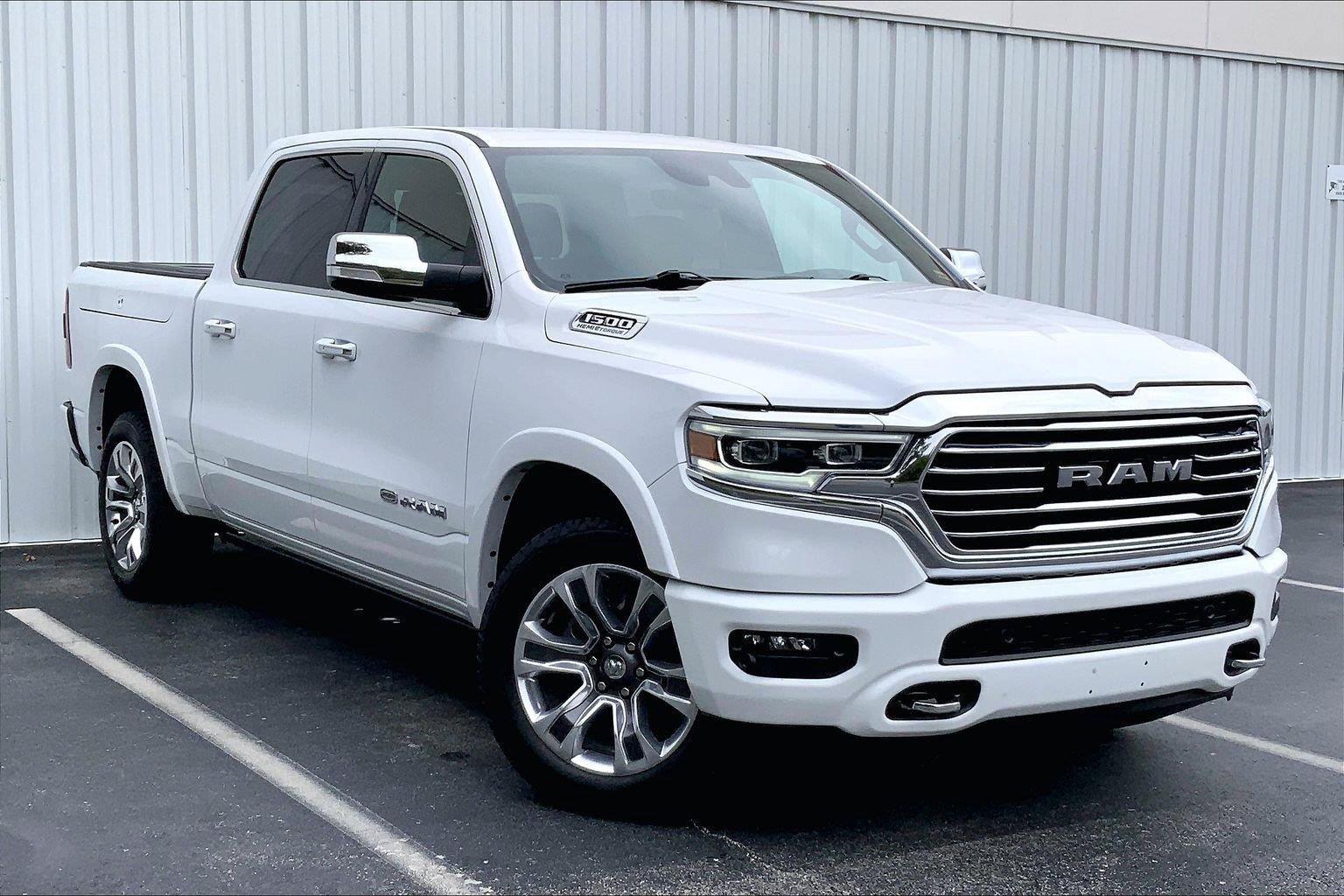 Used 2022 RAM 1500 Limited AWD/4WD image 2