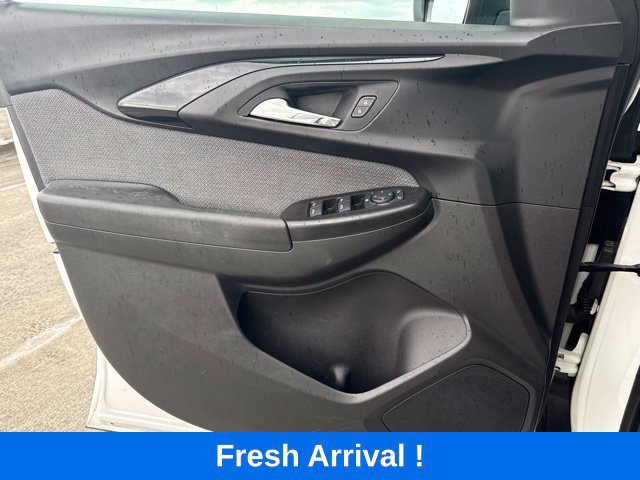 Used 2023 Chevrolet TrailBlazer LT w/ Convenience Package FWD image 12