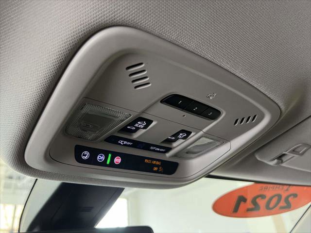 Used 2021 Chevrolet Traverse High Country image 31