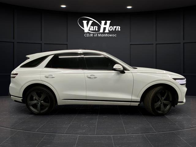 Used 2024 Genesis GV70 2.5T w/ Sport Prestige Package image 2