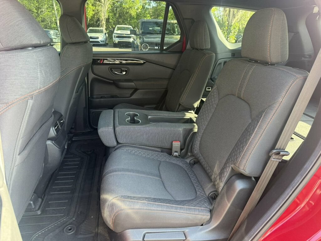 Used 2024 Honda Pilot Sport image 7