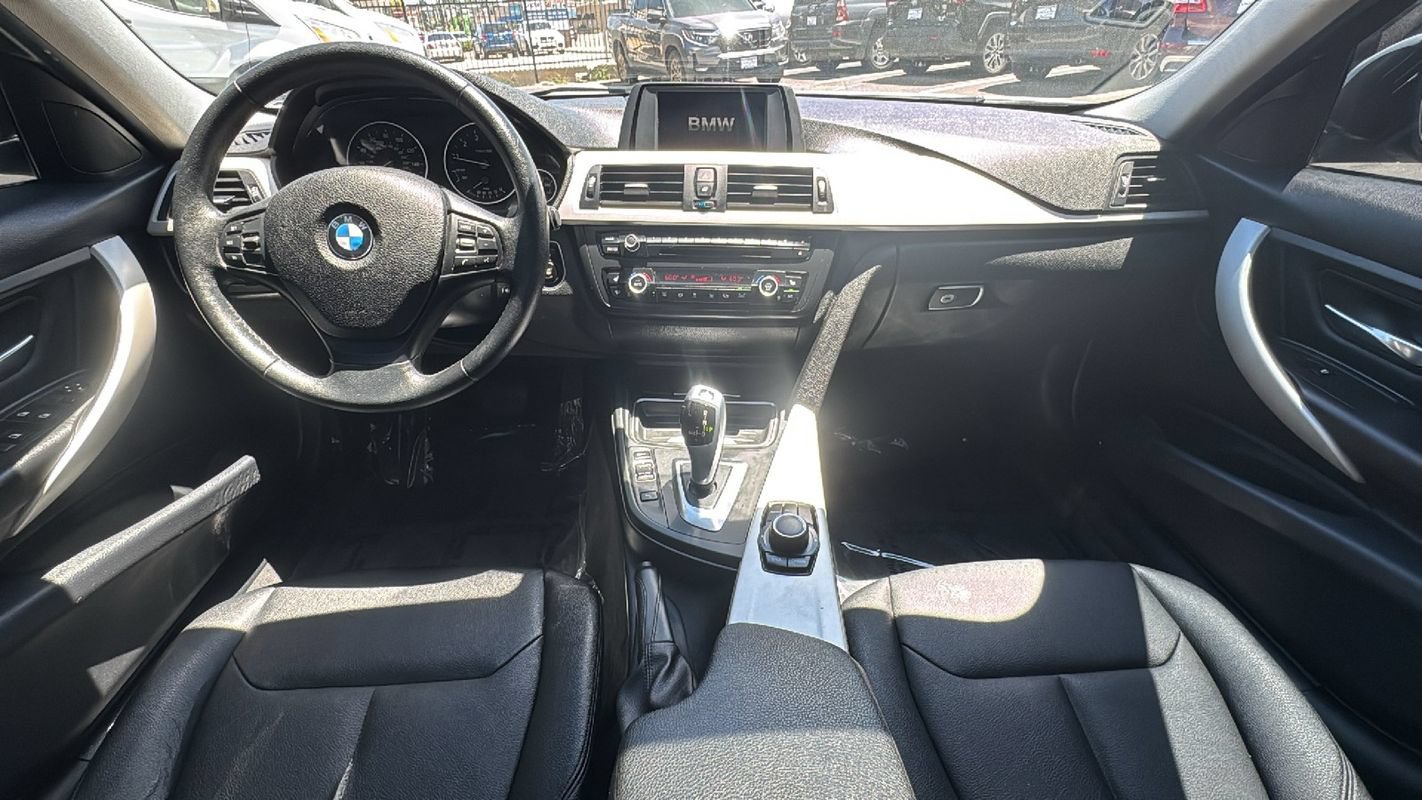 Used 2014 BMW 320i xDrive Sedan AWD/4WD image 21
