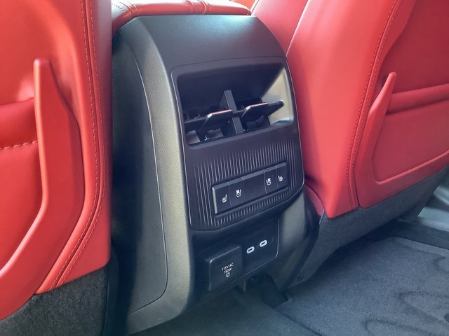 New 2025 Jeep Wagoneer Launch Edition image 30