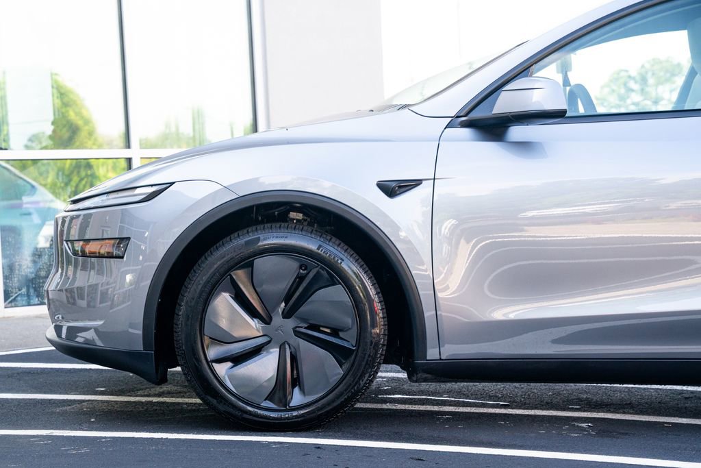 Used 2026 Tesla Model Y Long Range AWD/4WD image 22