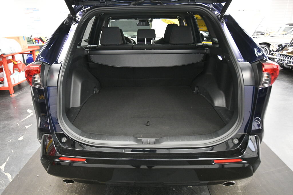 Used 2023 Toyota RAV4 SE w/ Weather & Moonroof Package AWD/4WD image 23