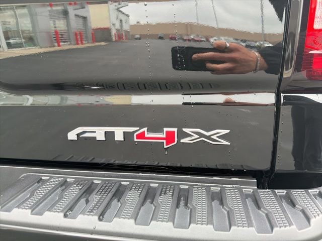 Used 2023 GMC Sierra 1500 AT4X AWD/4WD image 10