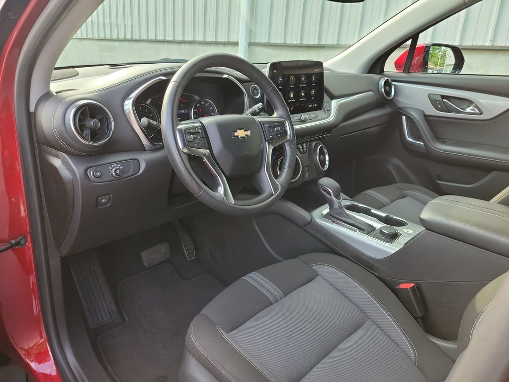 Used 2025 Chevrolet Blazer LT AWD/4WD image 20
