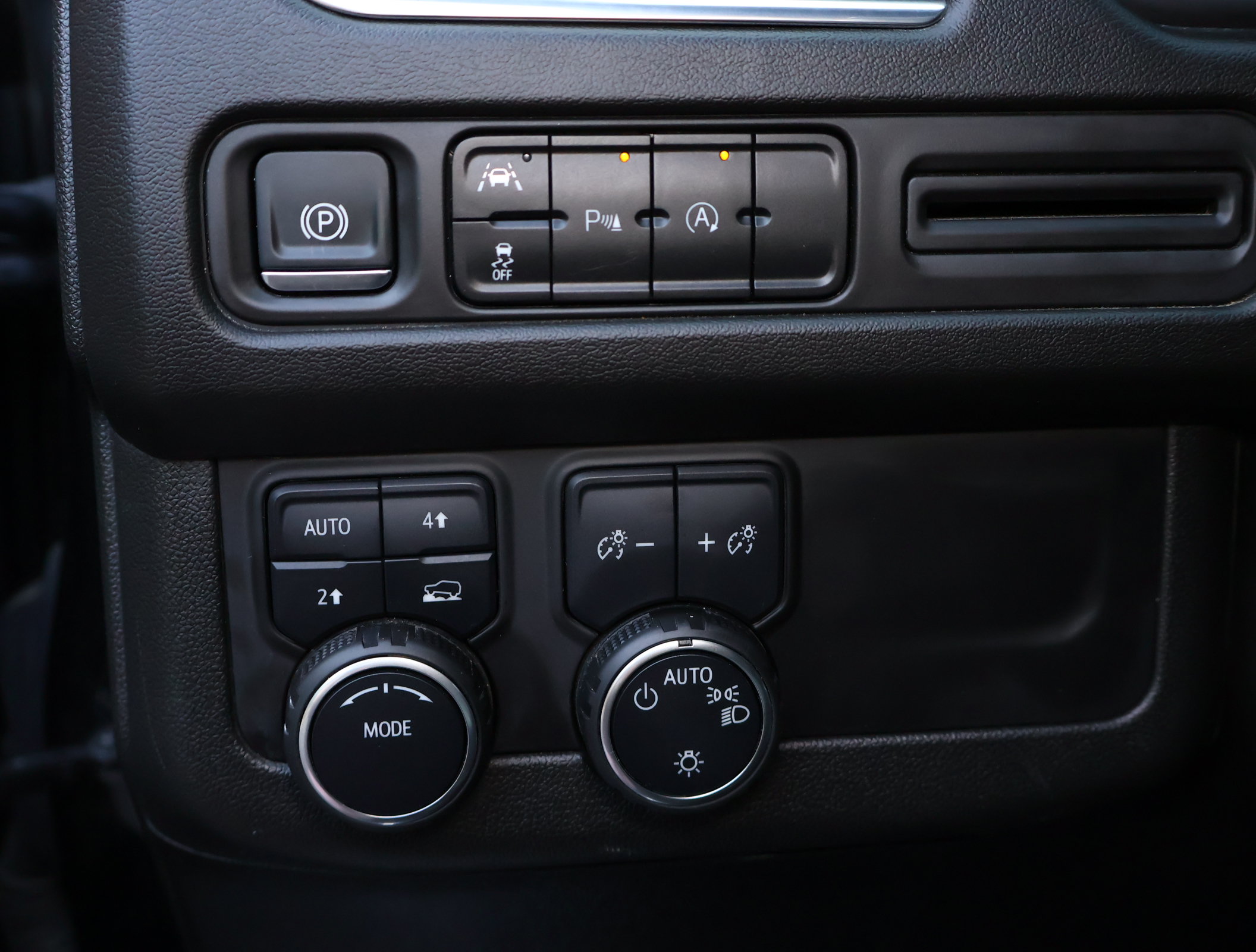 Used 2024 Chevrolet Suburban LT AWD/4WD image 13