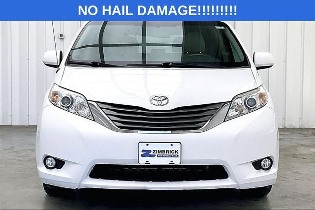 Used 2012 Toyota Sienna XLE w/ Entertainment Pkg FWD image 3