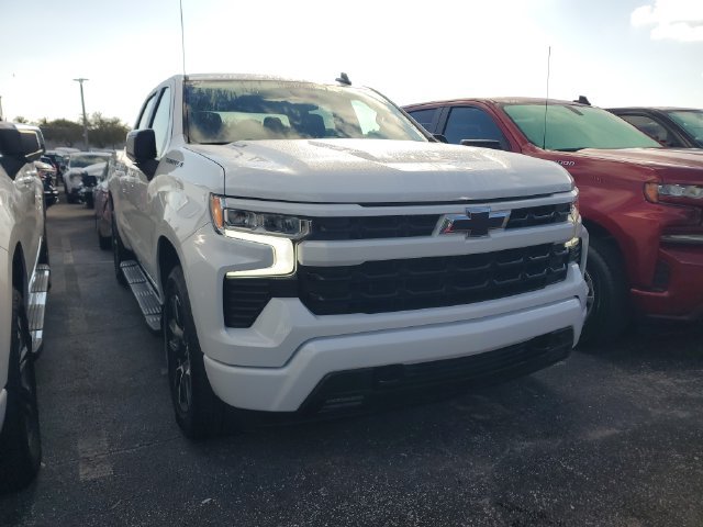 Used 2024 Chevrolet Silverado 1500 RST RWD image 2