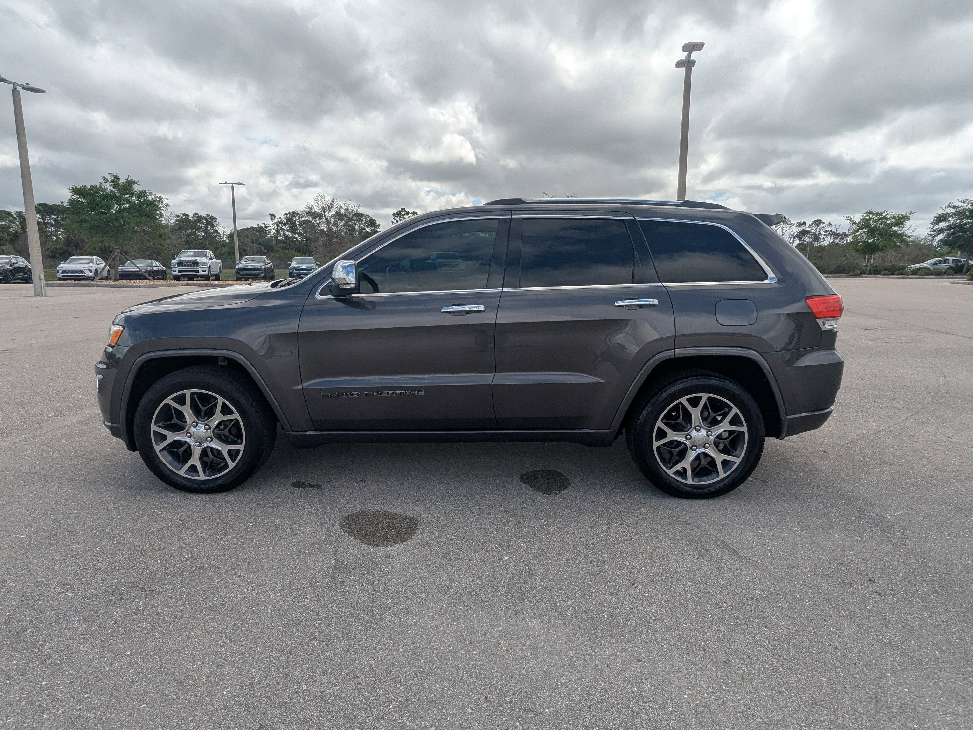 Used 2019 Jeep Grand Cherokee Overland RWD image 8