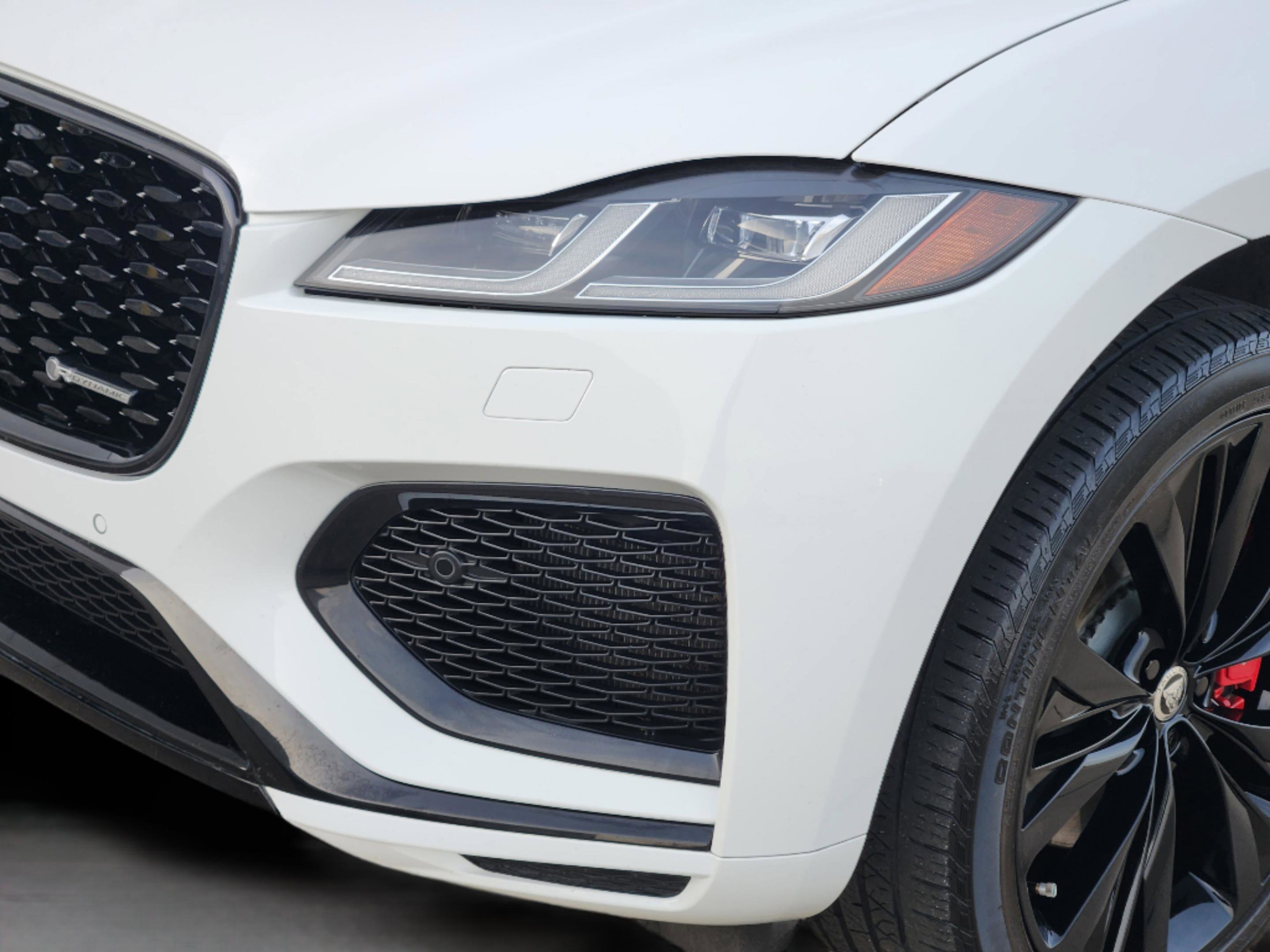 Certified 2024 Jaguar F-PACE R-Dynamic S image 36
