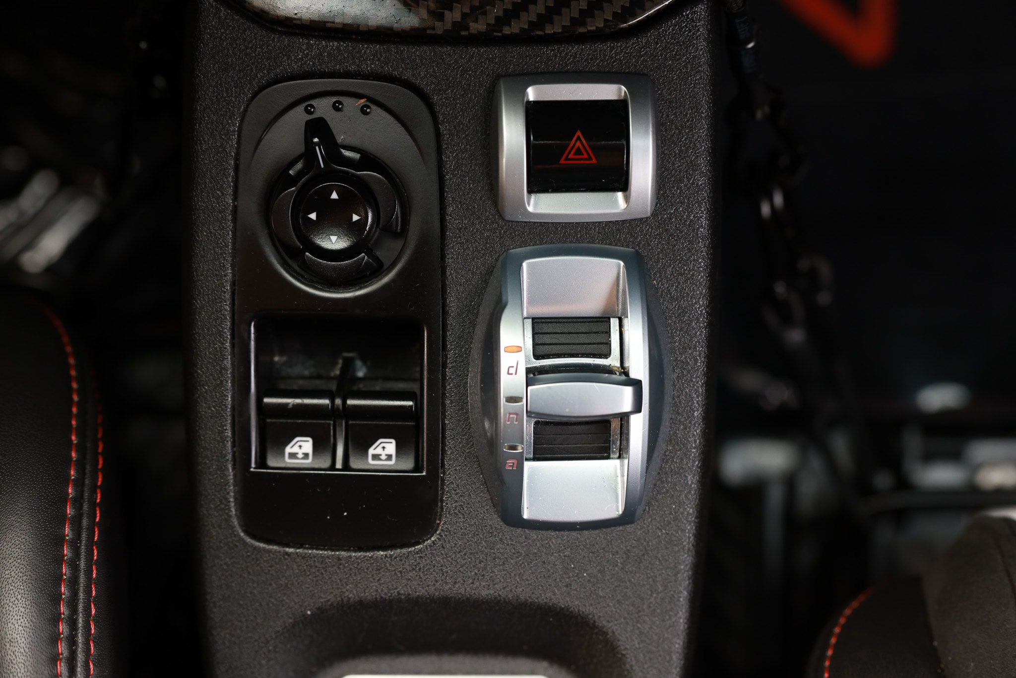 Used 2015 Alfa Romeo 4C Launch Edition w/ Convenience Group RWD image 41