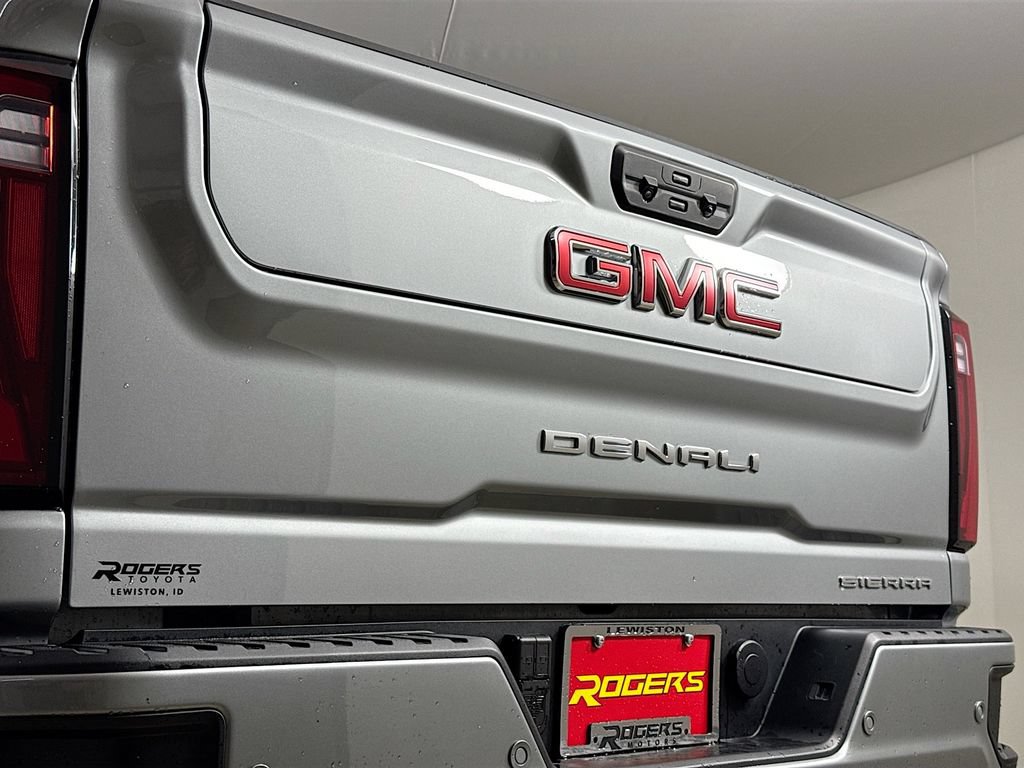 Used 2025 GMC Sierra 3500 Denali w/ Denali Reserve Package AWD/4WD image 28
