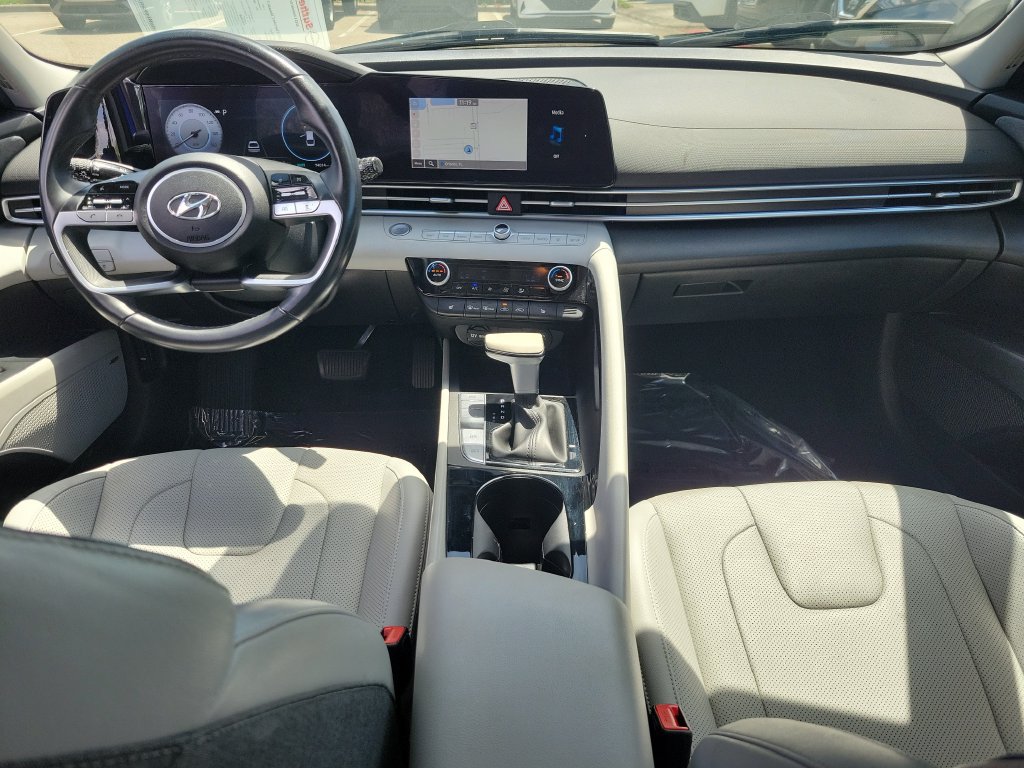 Used 2023 Hyundai Elantra Limited FWD image 11