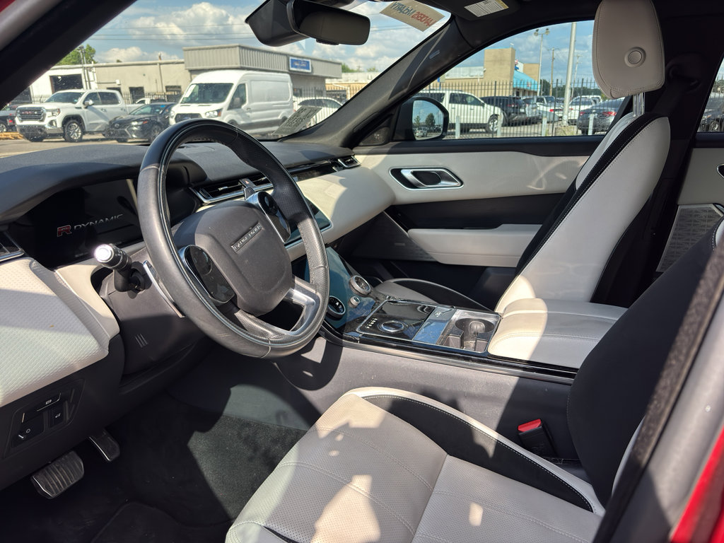 Used 2019 Land Rover Range Rover Velar R-Dynamic SE image 3