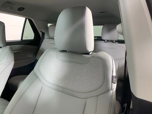 Used 2025 Ford Explorer Active w/ Active Comfort Package image 18