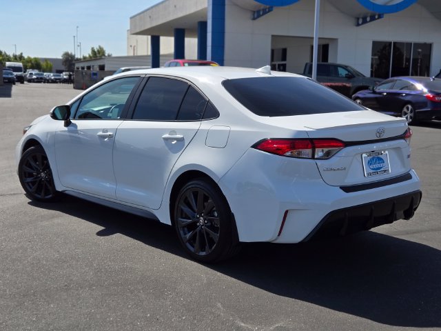 Used 2026 Toyota Corolla SE FWD image 6