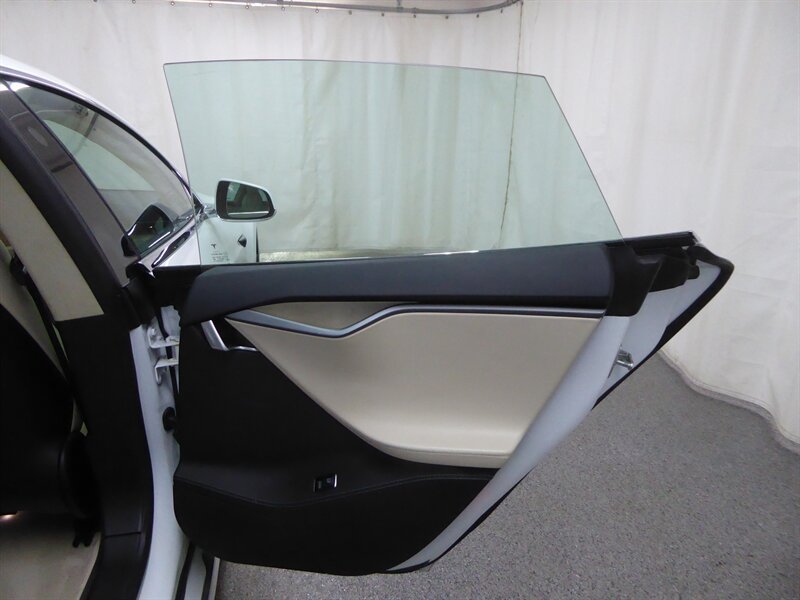 Used 2018 Tesla Model S 100D AWD/4WD image 30