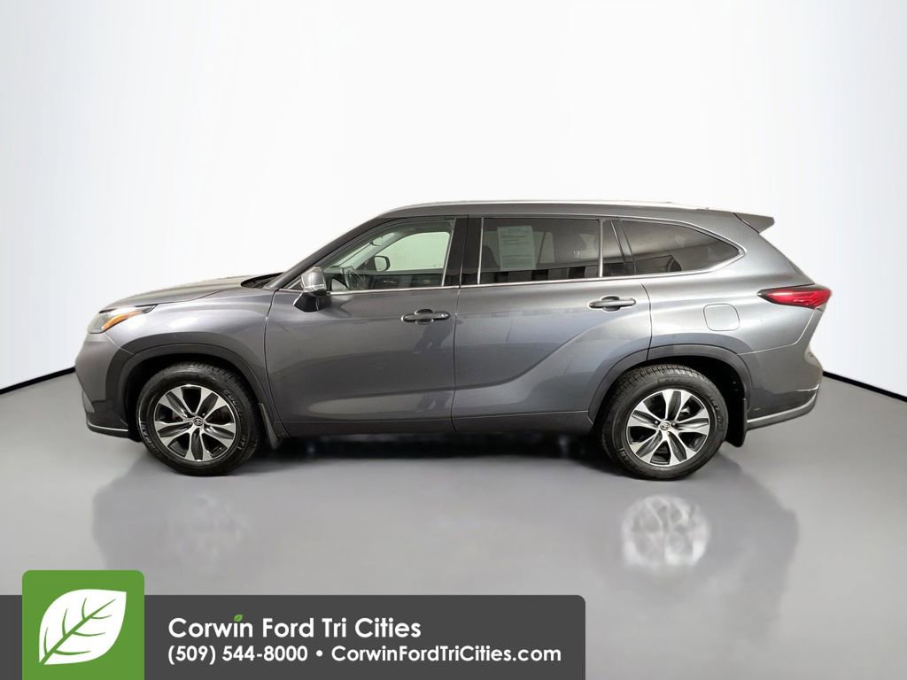 Used 2020 Toyota Highlander XLE AWD/4WD image 6