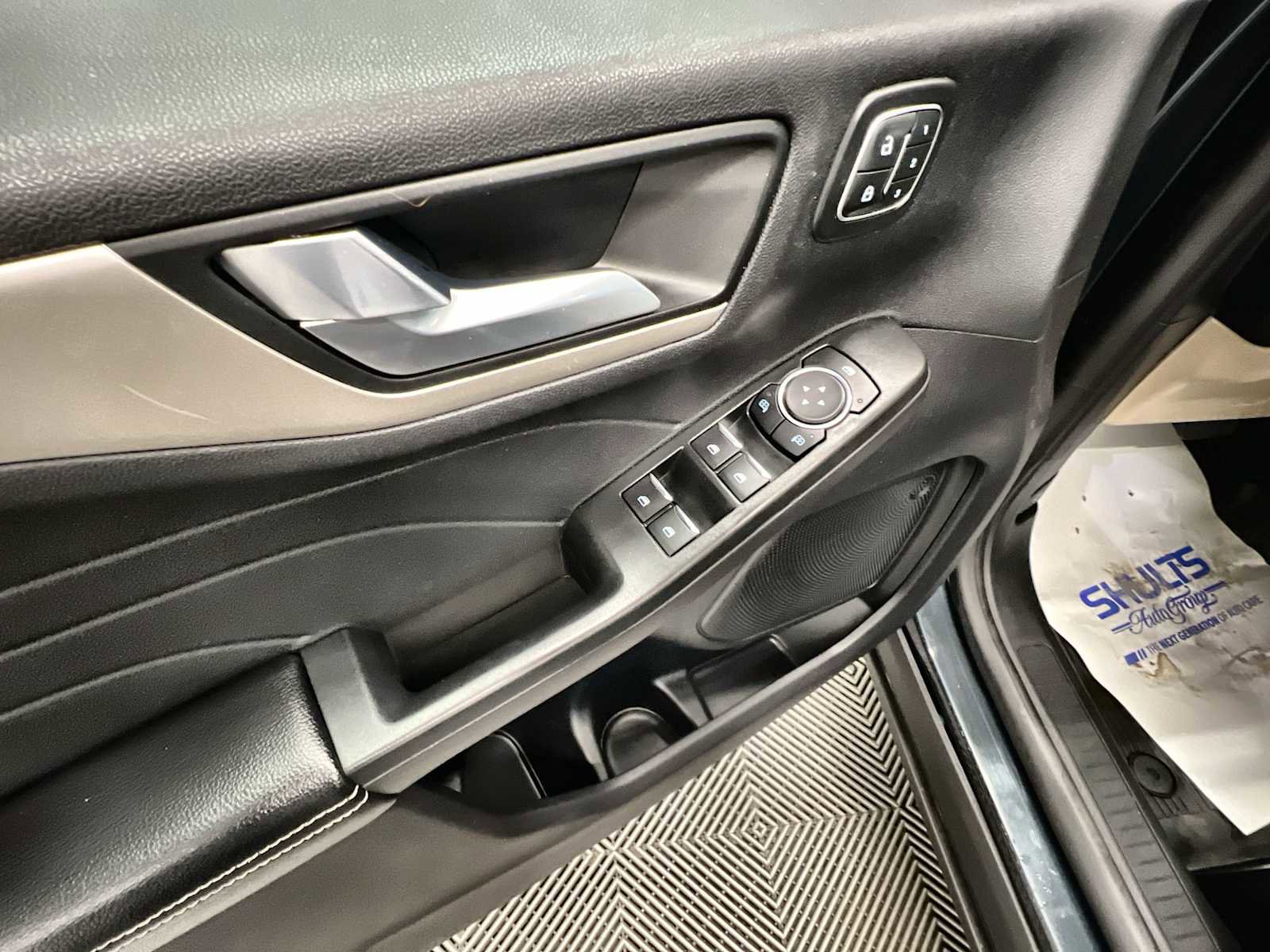 Used 2022 Ford Escape SEL w/ Technology Package image 15