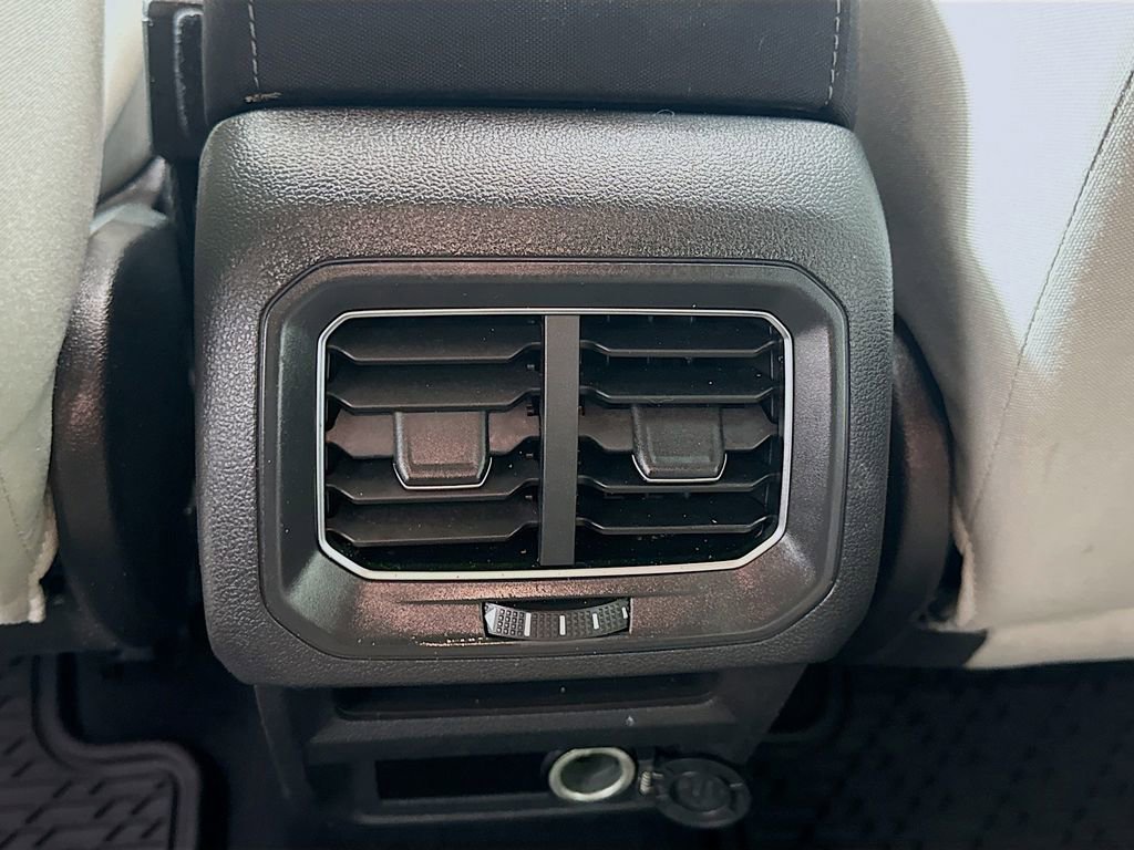 Used 2018 Volkswagen Tiguan S FWD image 23