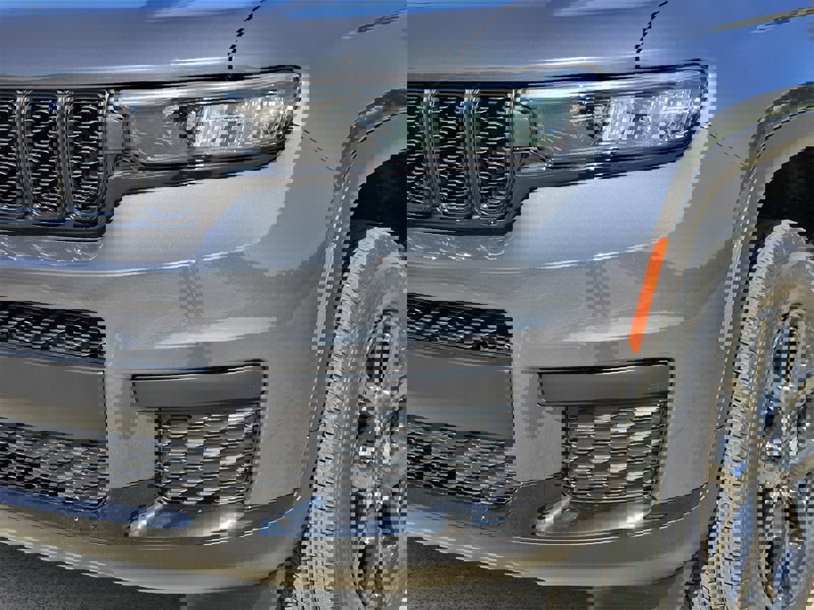 New 2025 Jeep Grand Cherokee L Altitude image 8