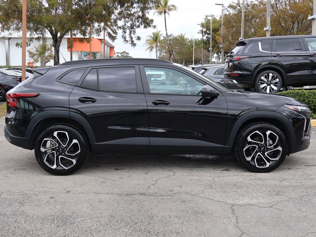 Used 2024 Chevrolet Trax RS w/ Sunroof Package image 20