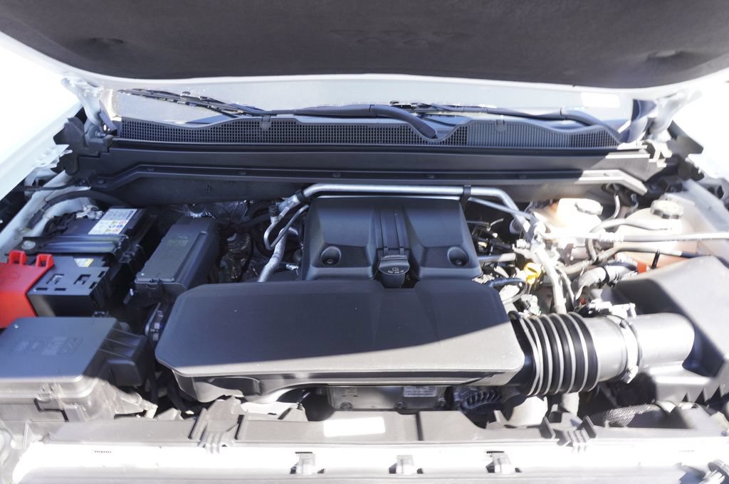 Used 2025 Chevrolet Colorado Trail Boss AWD/4WD image 7