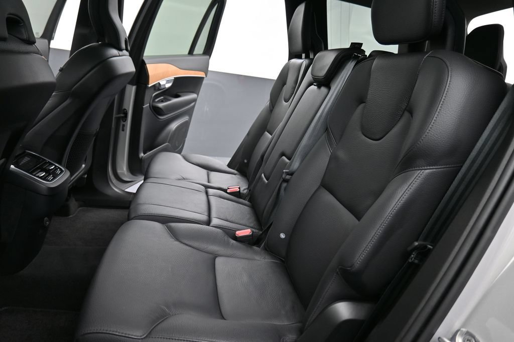 Used 2024 Volvo XC90 B6 Plus AWD/4WD image 15