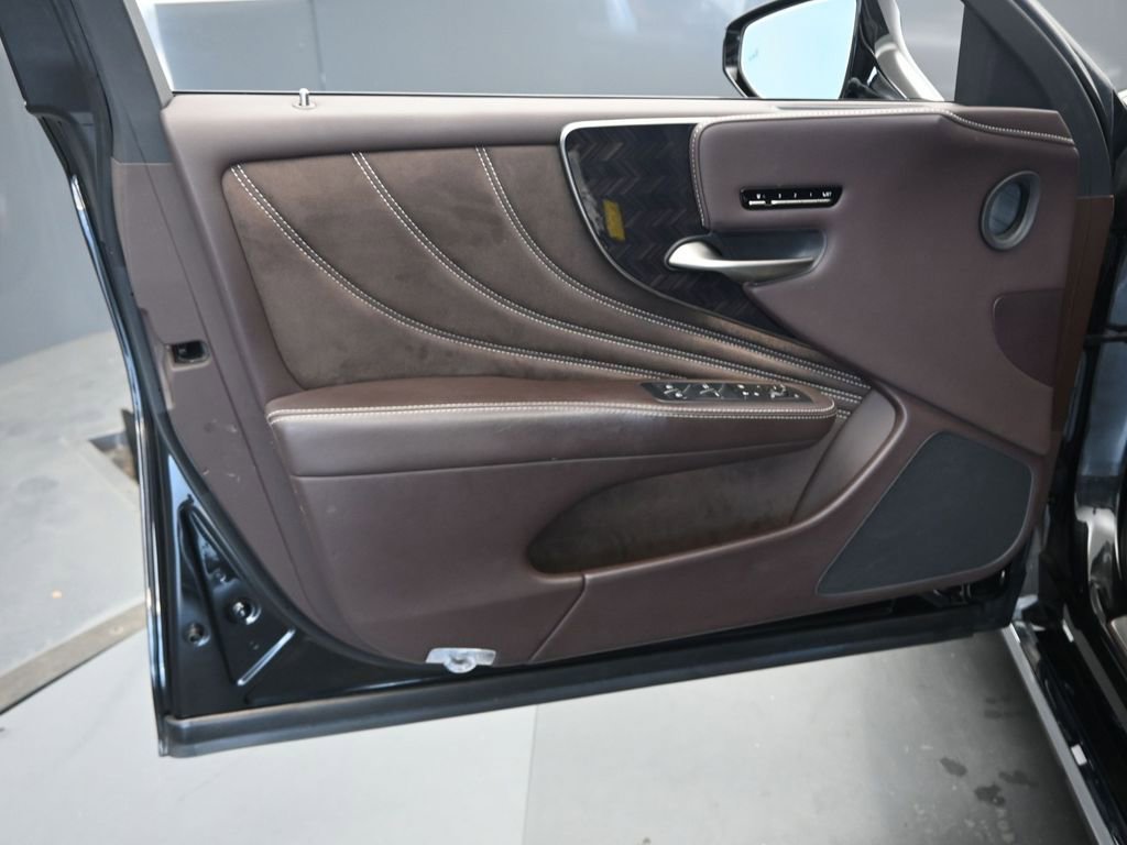 Used 2020 Lexus LS 500 AWD w/ Luxury Package image 23