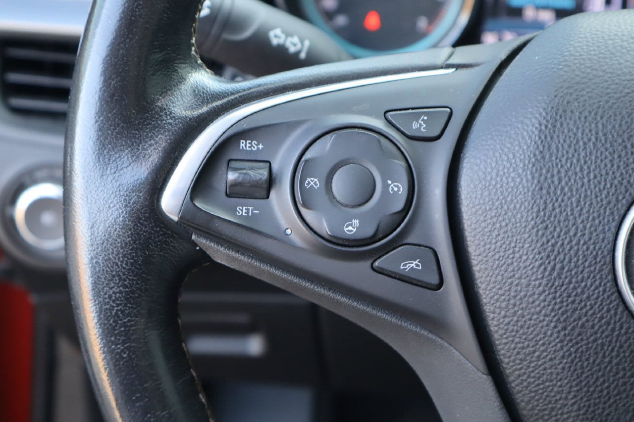 Used 2018 Buick Envision Essence FWD image 13