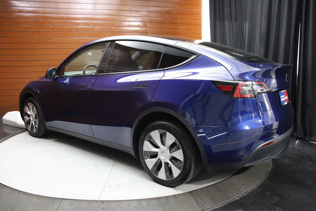 Used 2023 Tesla Model Y Long Range AWD/4WD image 41
