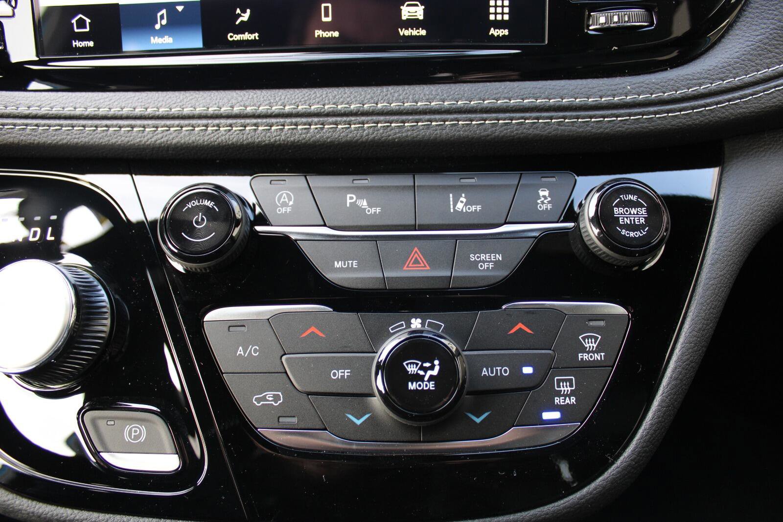 New 2026 Chrysler Pacifica Select w/ S Appearance Package image 22