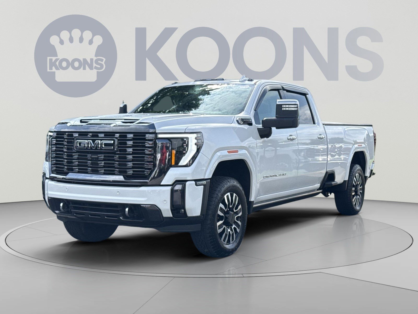 Used 2024 GMC Sierra 3500 Denali Ultimate AWD/4WD image 1