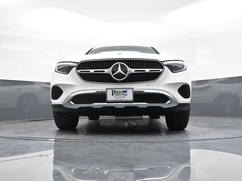 Used 2025 Mercedes-Benz GLC 350e 4MATIC image 31