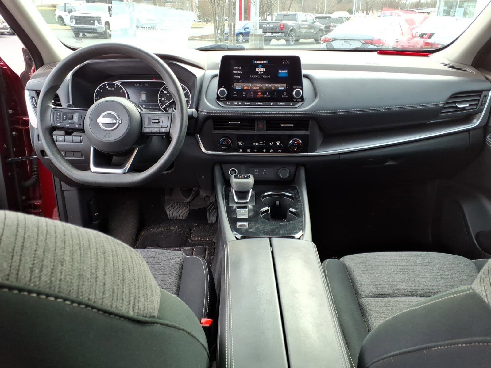 Used 2023 Nissan Rogue SV FWD image 8