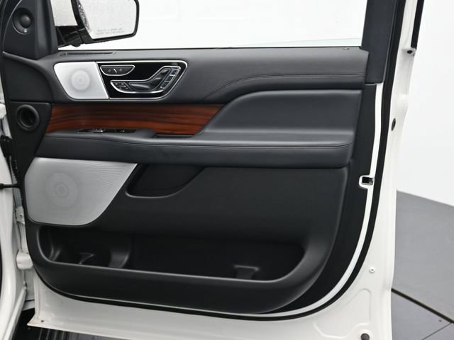 Used 2024 Lincoln Navigator Reserve image 29