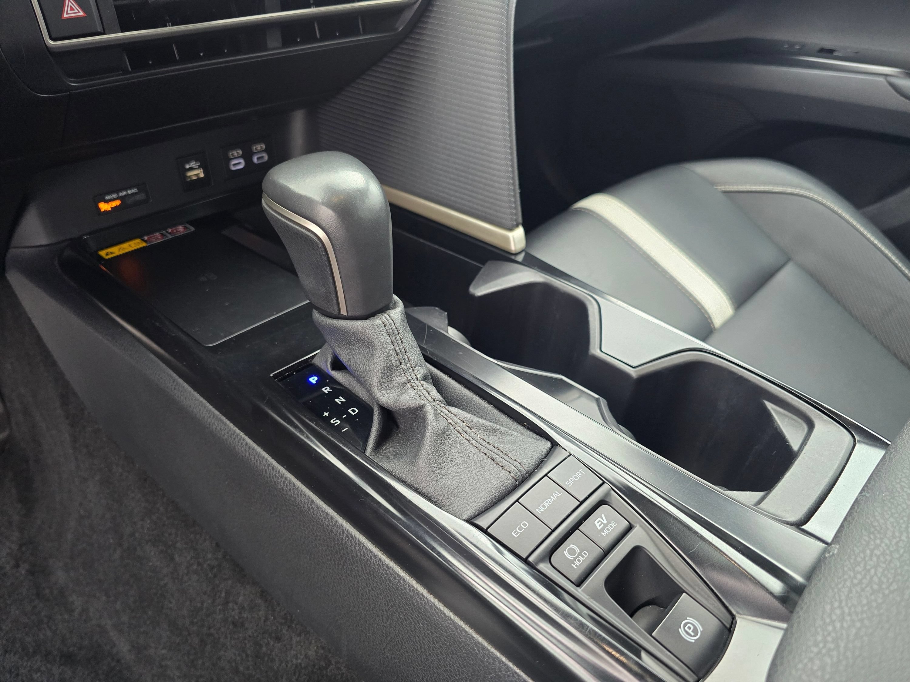 Used 2025 Toyota Camry SE FWD image 15