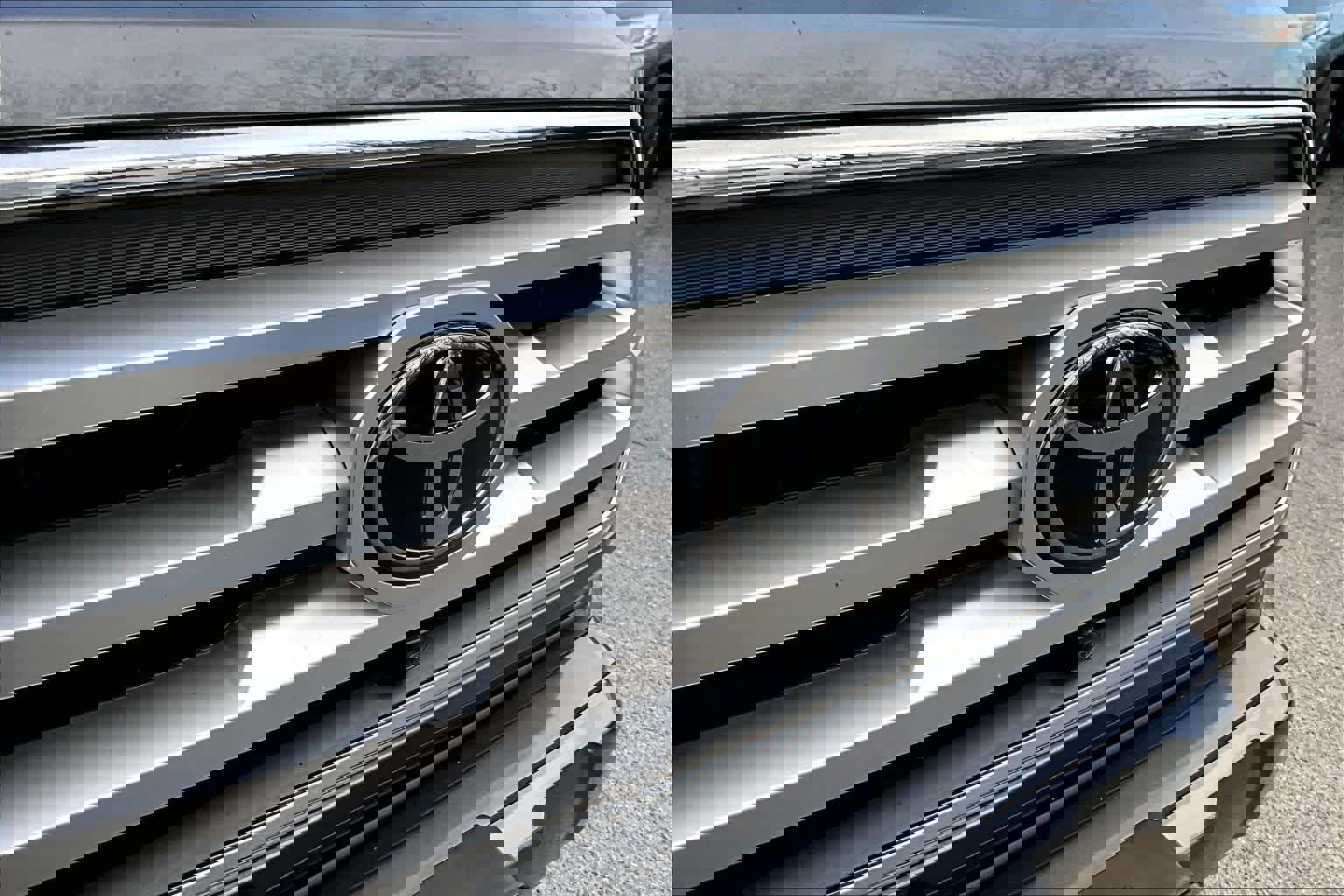 Used 2023 Toyota Tacoma Limited image 29