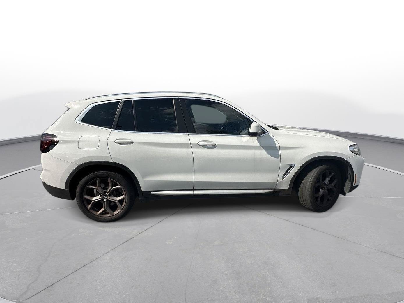 Used 2024 BMW X3 xDrive30i w/ Premium Package w/ZPA AWD/4WD image 5