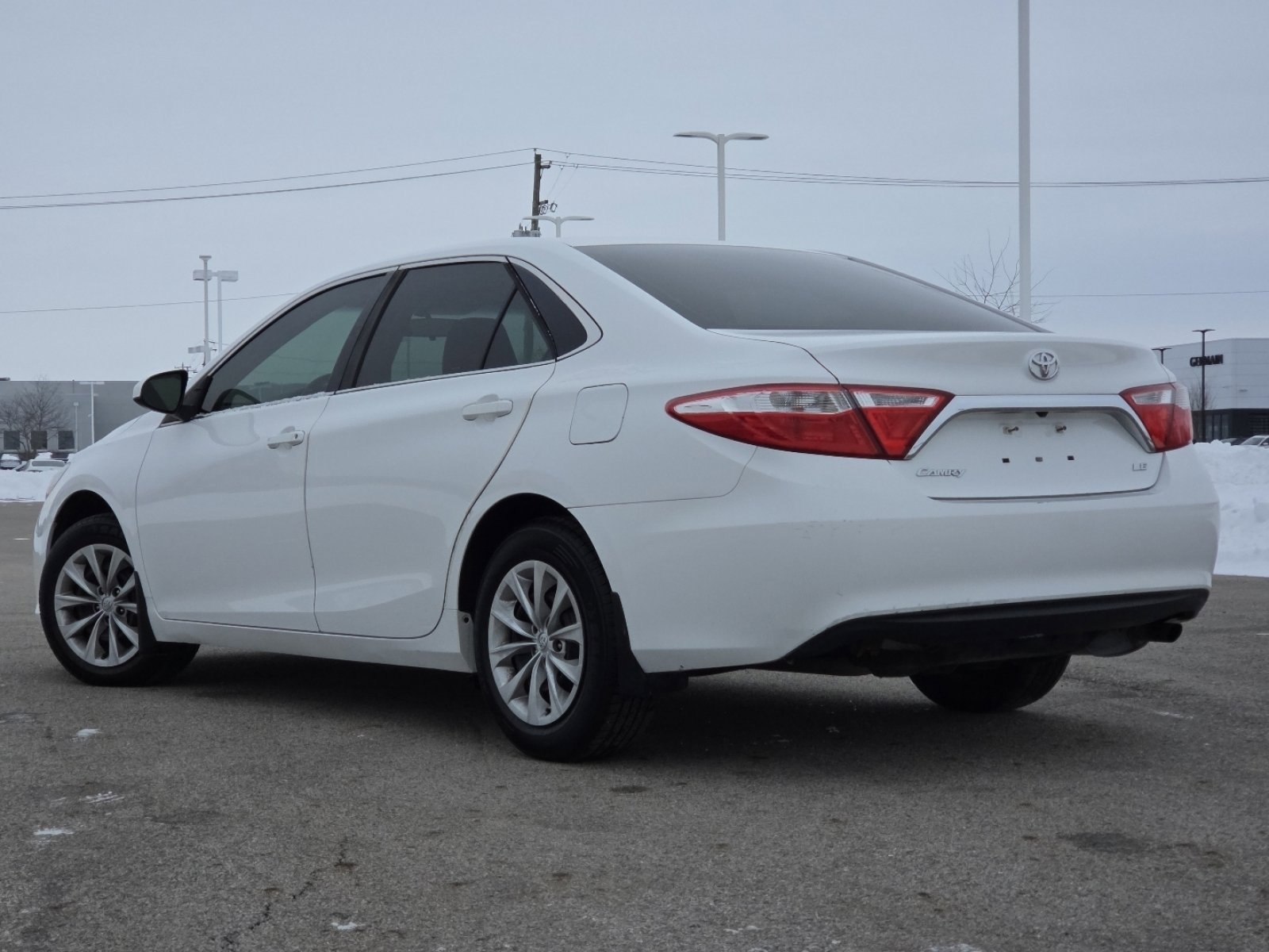 Used 2016 Toyota Camry LE image 14