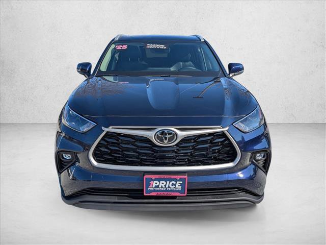 Used 2025 Toyota Highlander XLE video 2